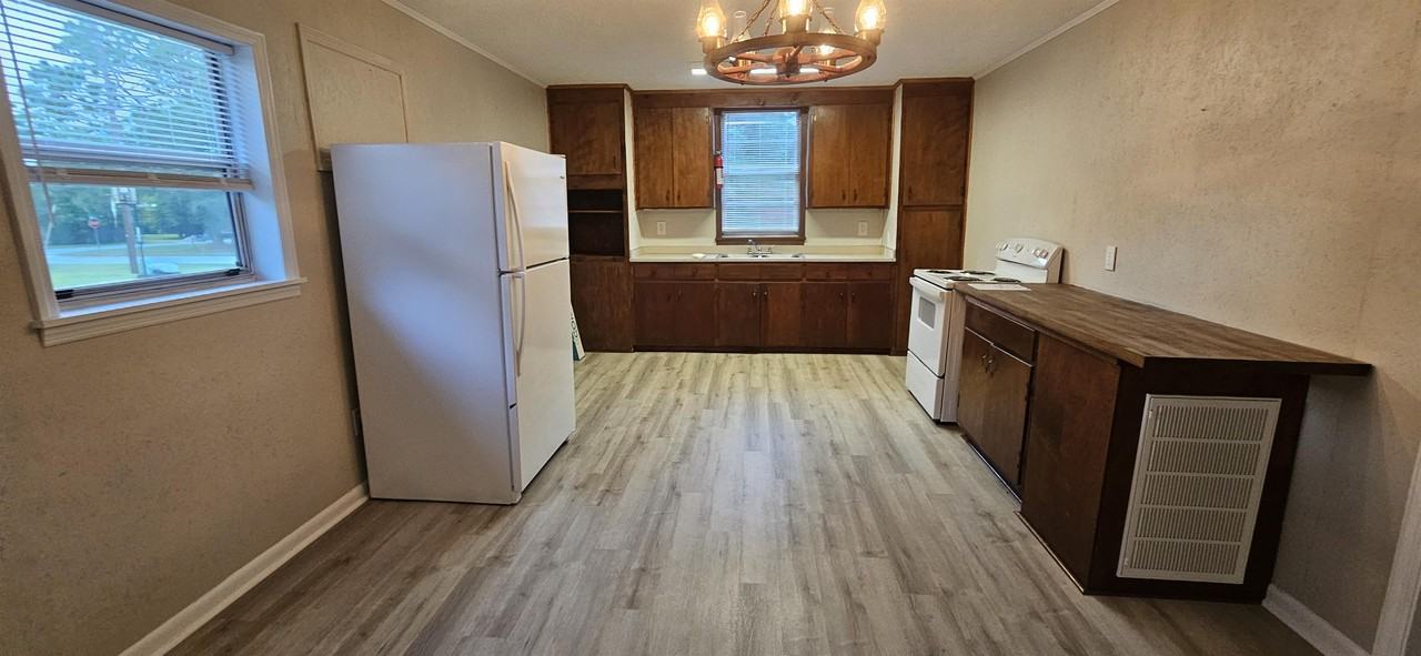 Pickett ApartmentsNumber 11247 State Street #11 - Photo 2 of 33