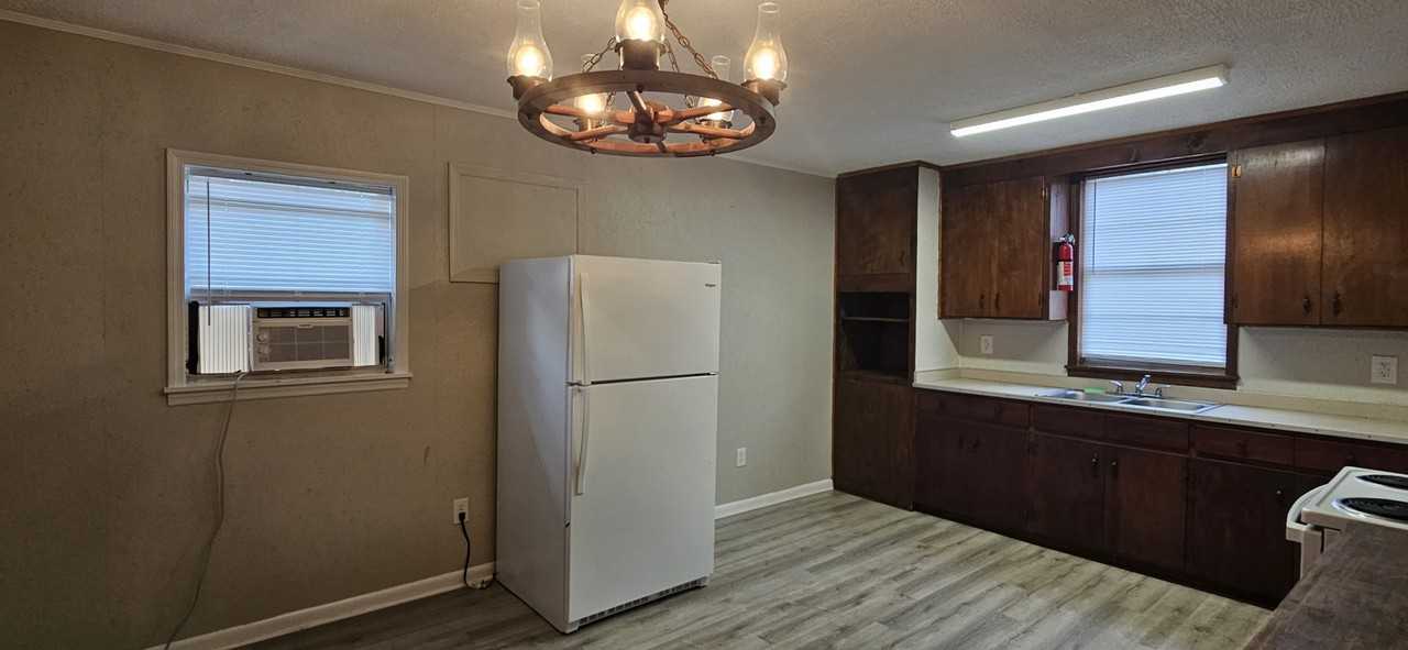 Pickett ApartmentsNumber 11247 State Street #11 - Photo 6 of 33