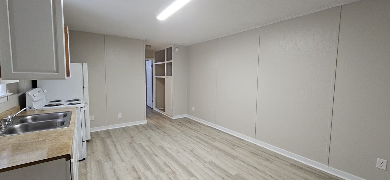 Pickett ApartmentsNumber 7247 State Street #7 - Photo 2 of 12