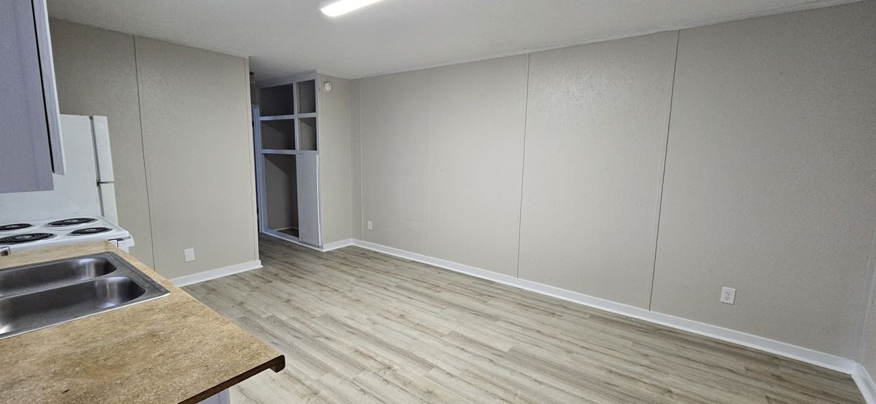 Pickett ApartmentsNumber 7247 State Street #7 - Photo 3 of 12