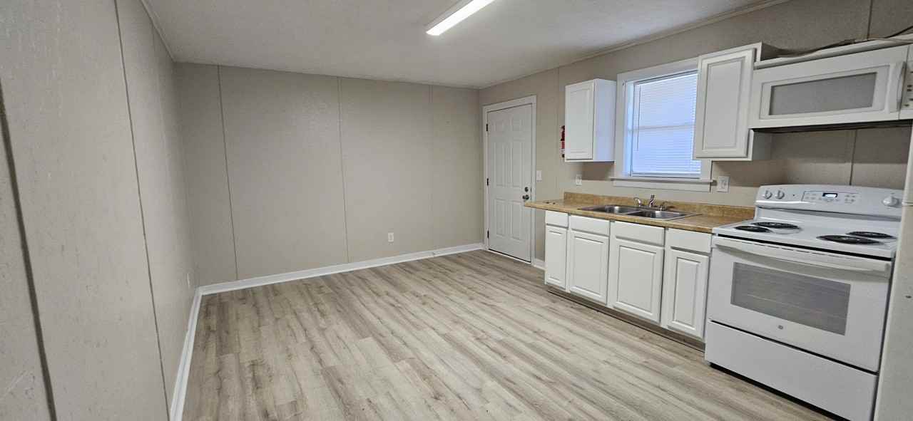 Pickett ApartmentsNumber 7247 State Street #7 - Photo 4 of 12