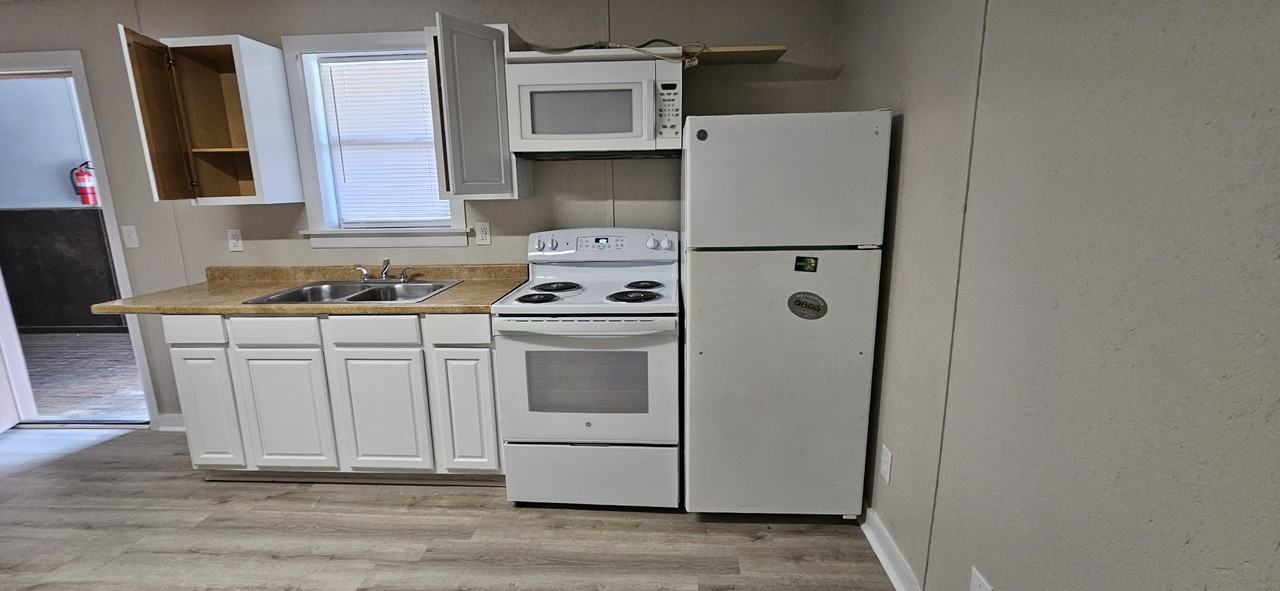 Pickett ApartmentsNumber 7247 State Street #7 - Photo 5 of 12