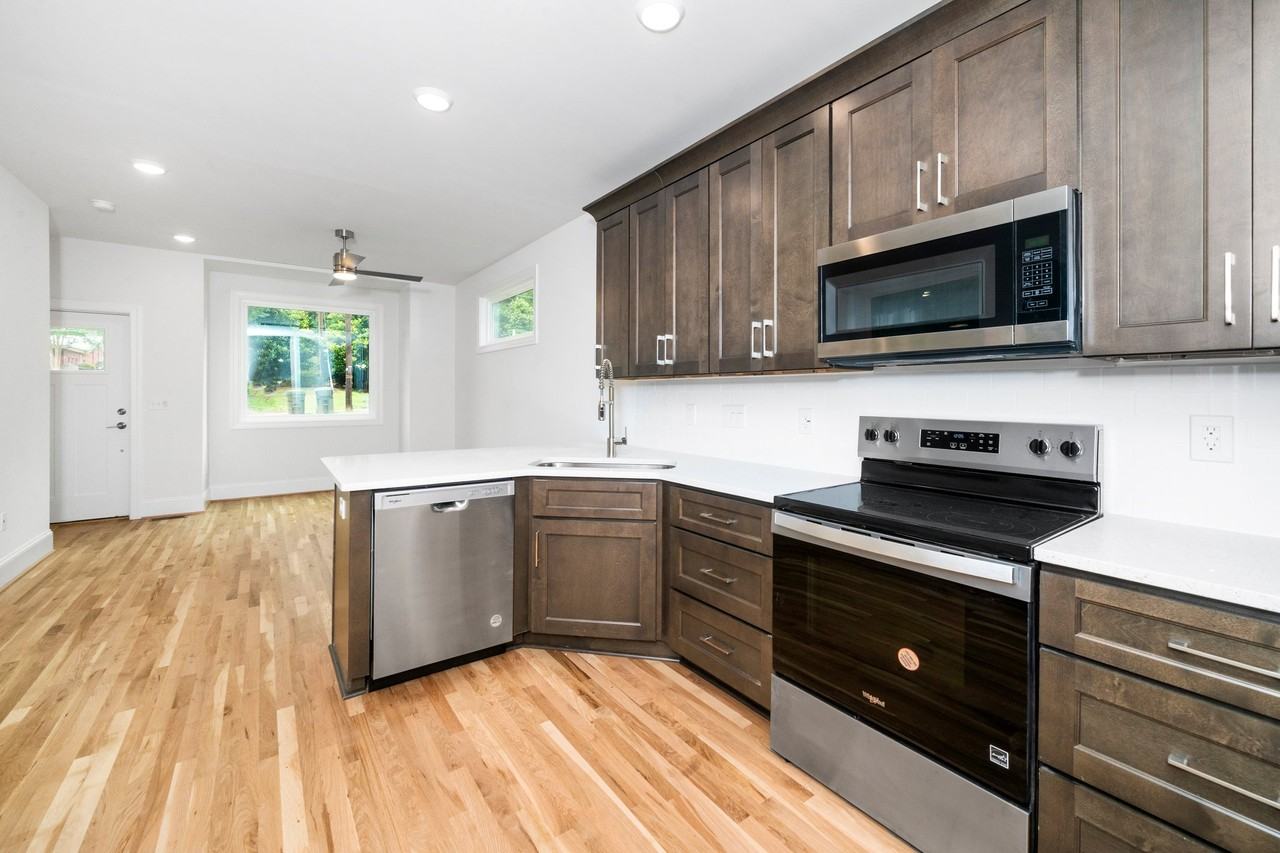 1729 Crest Rd #1 - Photo 6 of 21