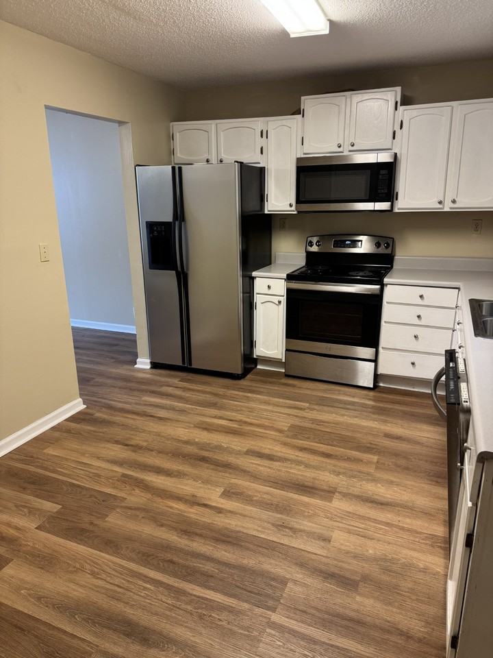 1210 / 1212 Whites Circle - 1210 #1210 - Photo 3 of 7