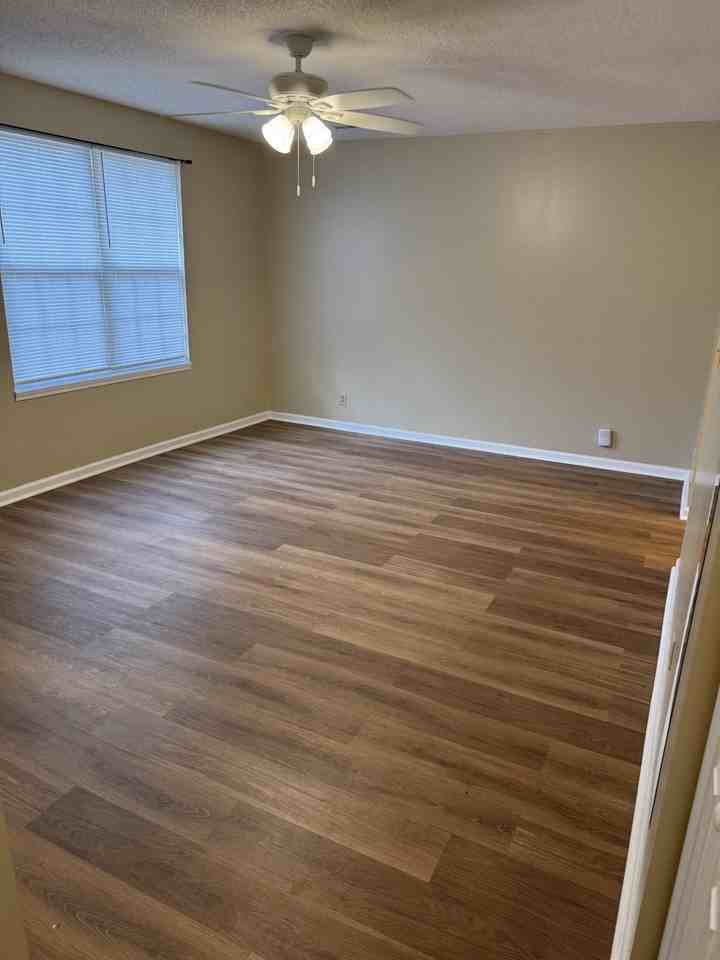 1210 / 1212 Whites Circle - 1210 #1210 - Photo 4 of 7