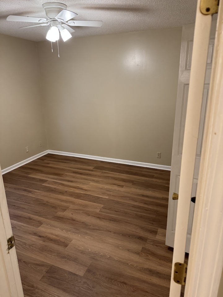 1210 / 1212 Whites Circle - 1210 #1210 - Photo 6 of 7