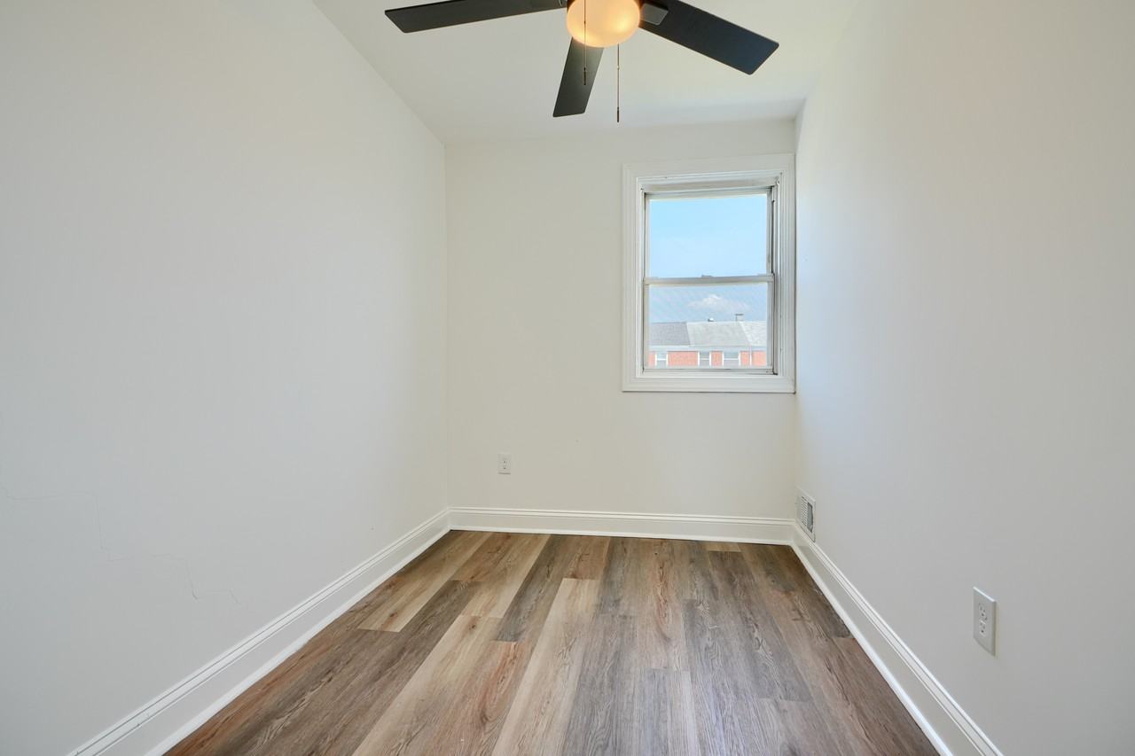 2204 Redthorn Rd #1 - Photo 4 of 9