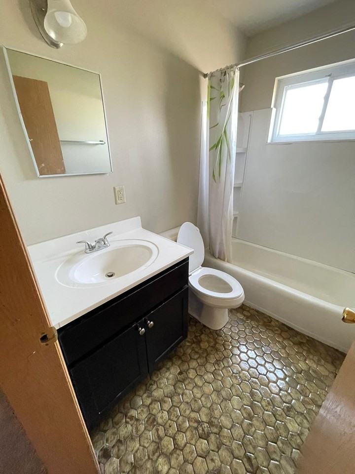 9000 W Carmen Ave #1 - Photo 3 of 7