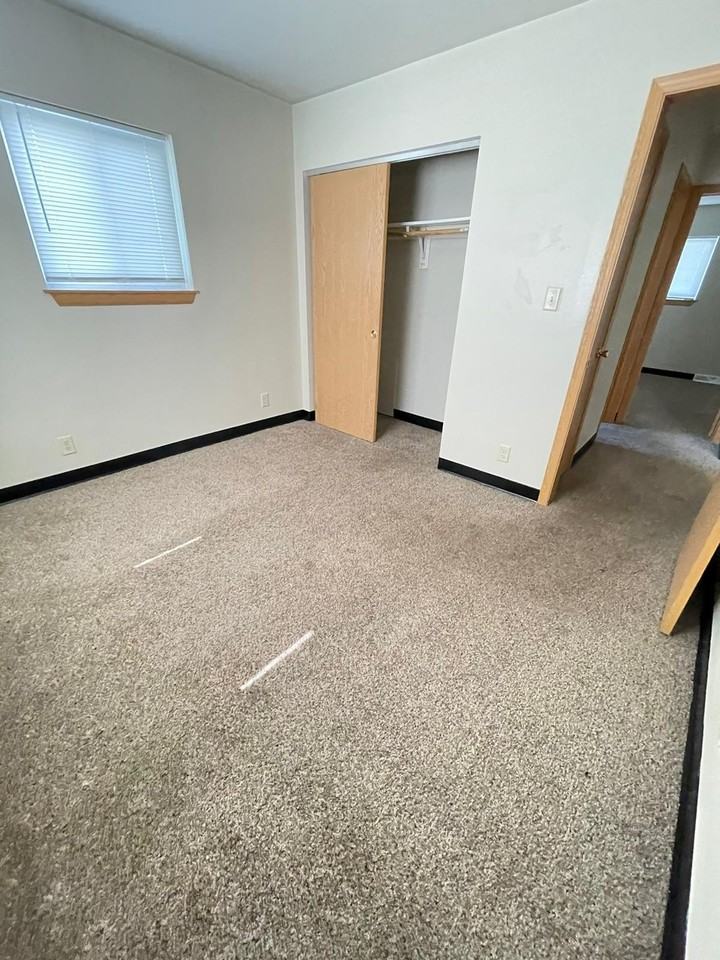 9000 W Carmen Ave #1 - Photo 5 of 7