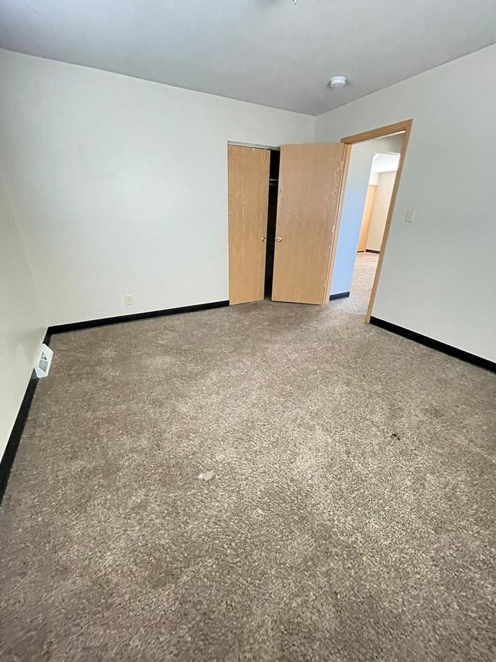 9000 W Carmen Ave #1 - Photo 6 of 7