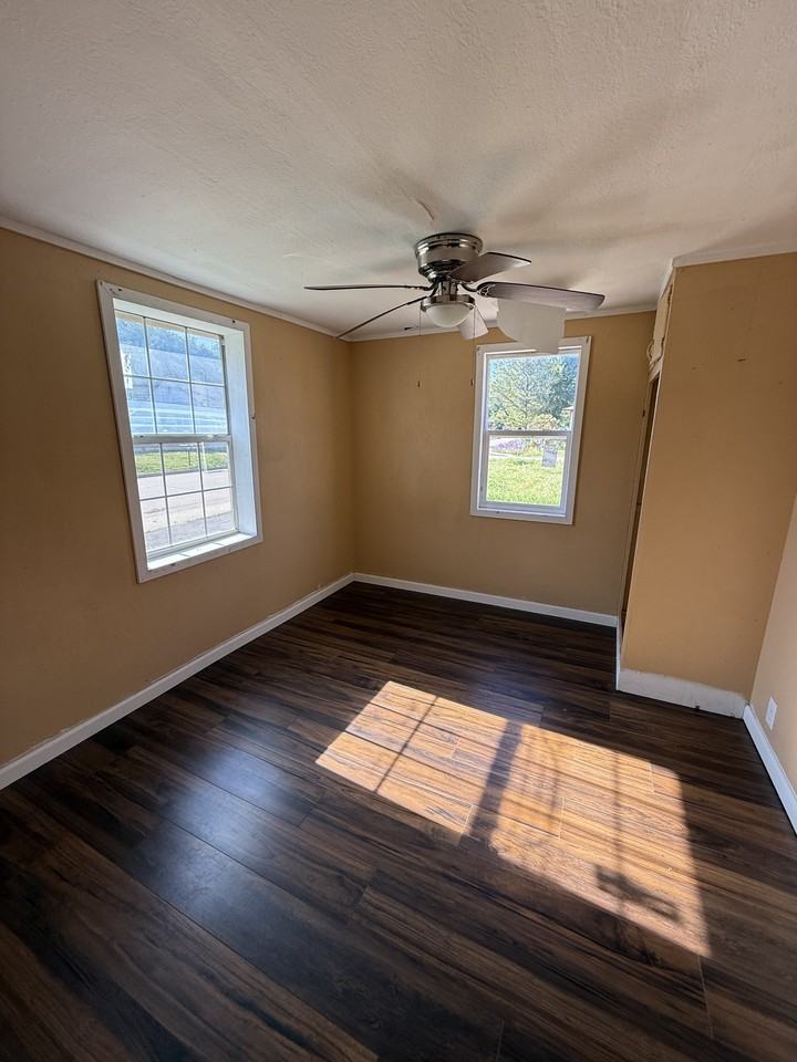 1827 N 2nd St #1 - Photo 4 of 6