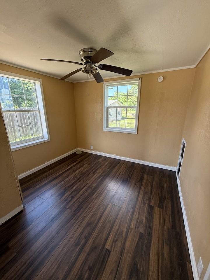 1827 N 2nd St #1 - Photo 5 of 6