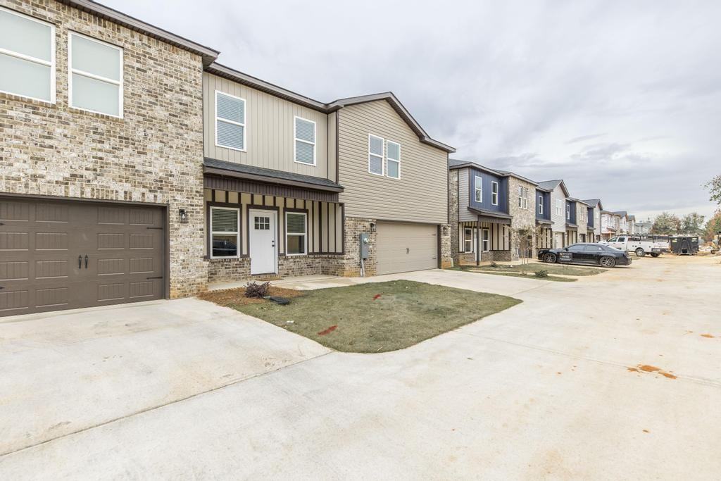 316 Beau Claire Cir #1 - Photo 3 of 50