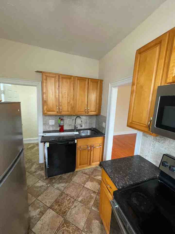 1341 S 52nd St - Photo 2 of 10