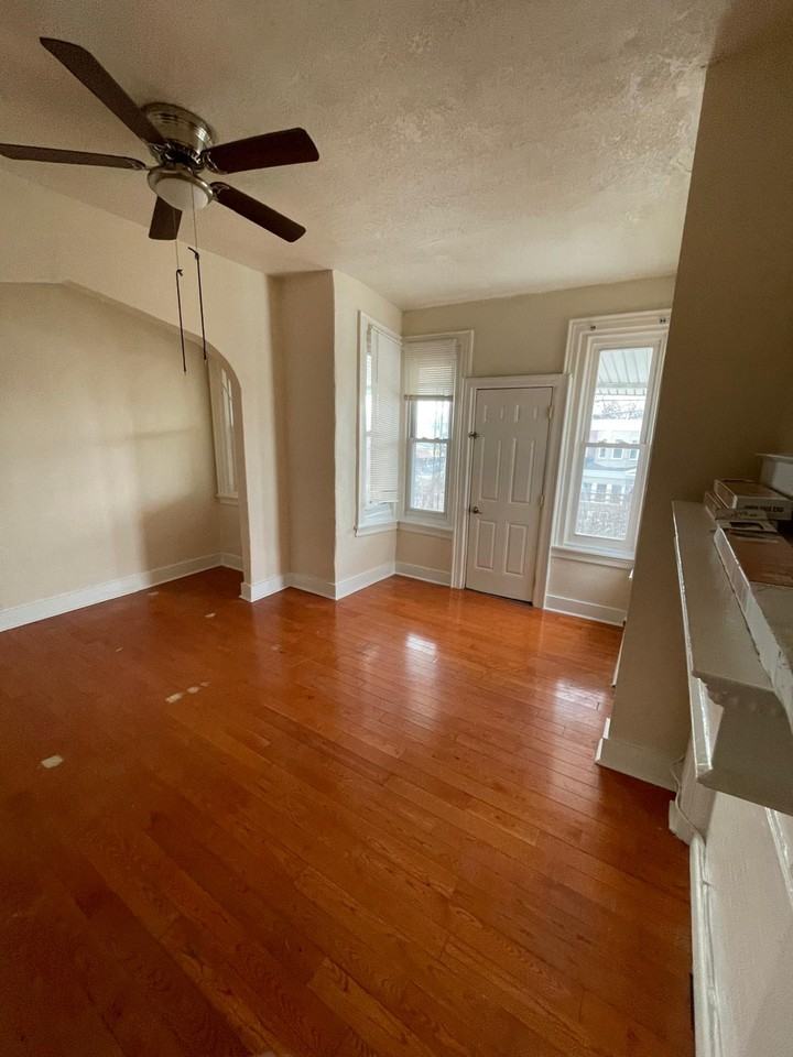 1341 S 52nd St - Photo 7 of 10