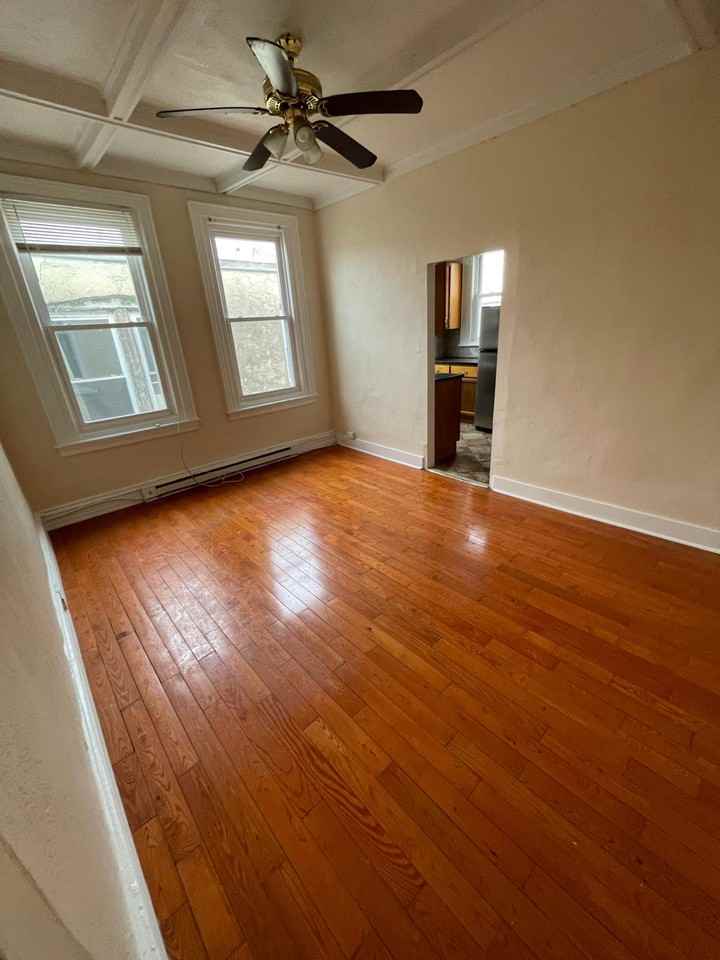 1341 S 52nd St - Photo 6 of 10