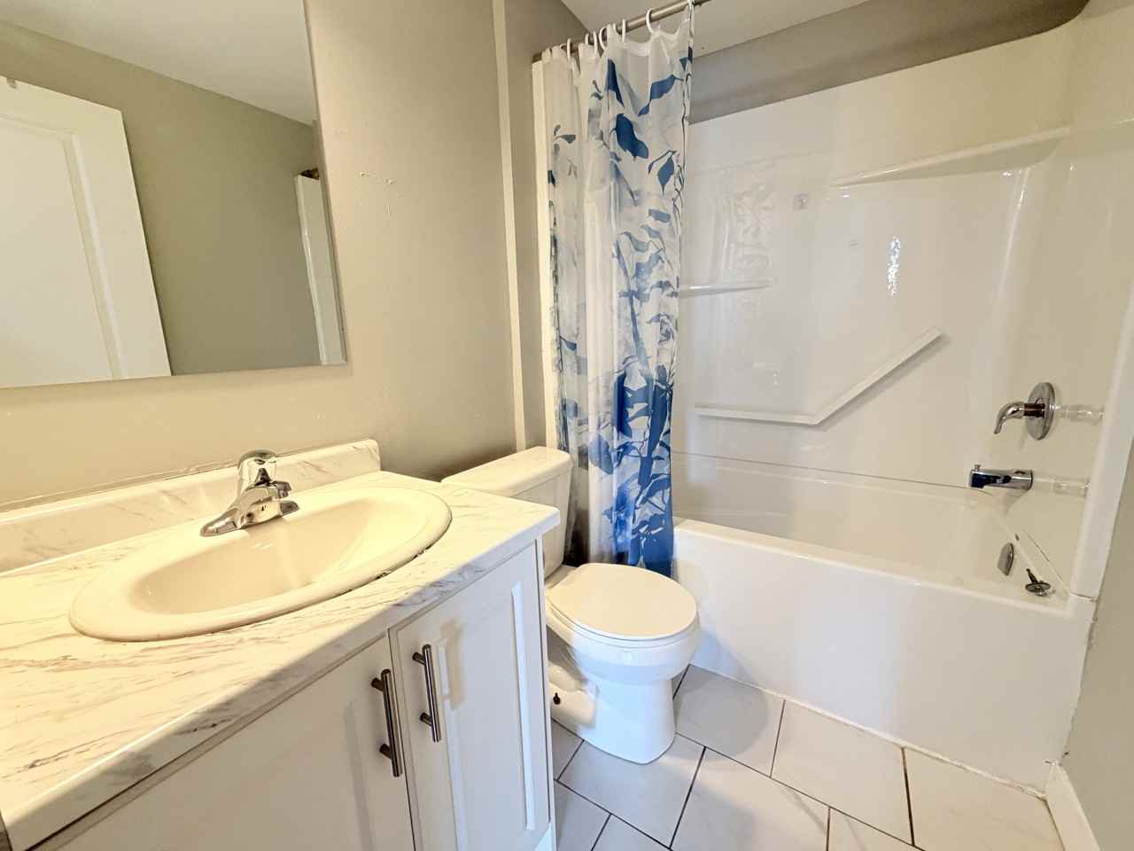 225 Queen St #7 - Photo 6 of 9