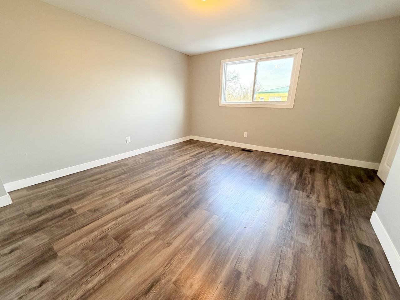 225 Queen St #7 - Photo 7 of 9