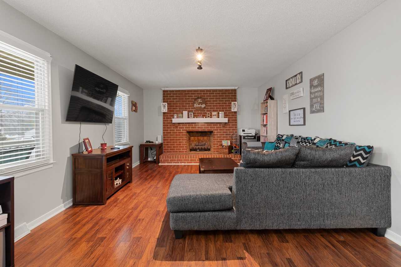 3012 Fielding Rd #1 - Photo 2 of 40