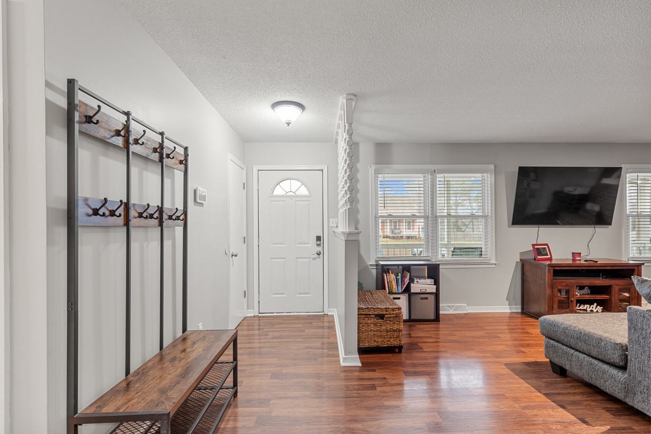 3012 Fielding Rd #1 - Photo 4 of 40