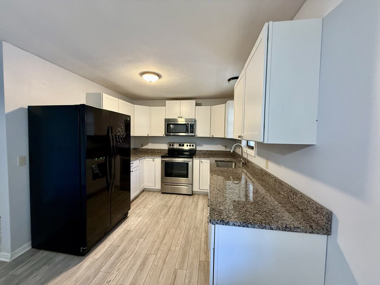 24 Canter Ct #1 - Photo 3 of 13