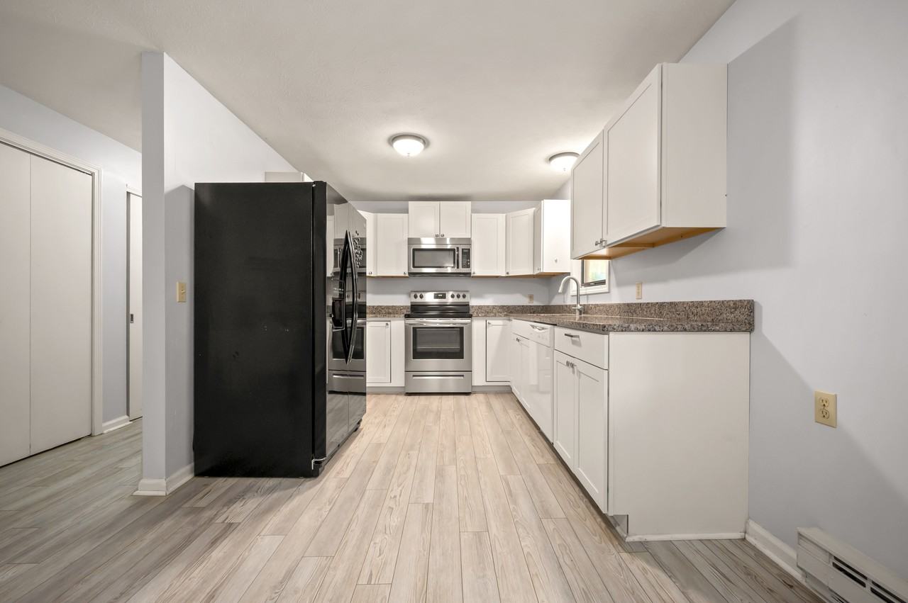 24 Canter Ct #1 - Photo 4 of 13