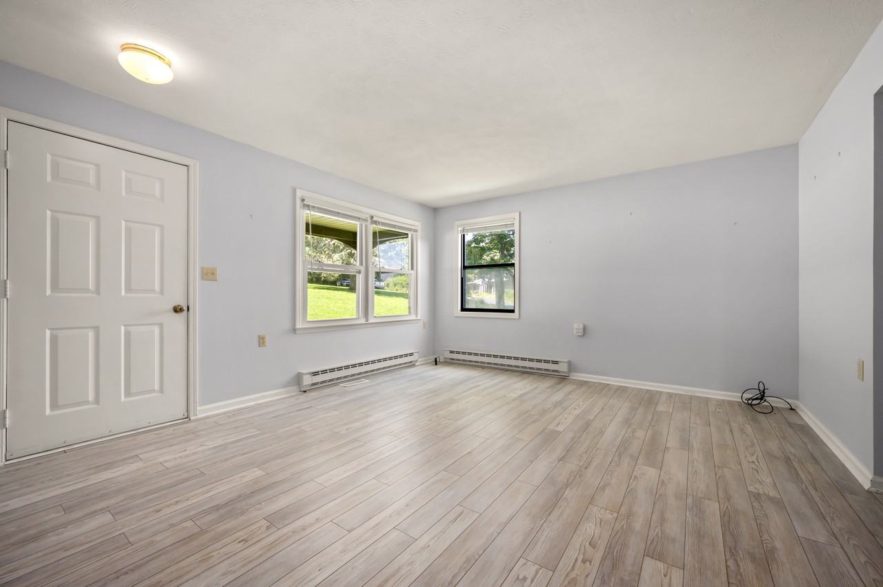 24 Canter Ct #1 - Photo 6 of 13