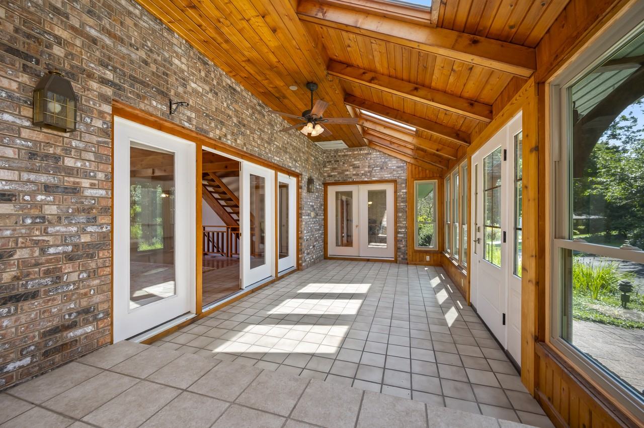 26 Canter Ct #1 - Photo 4 of 32