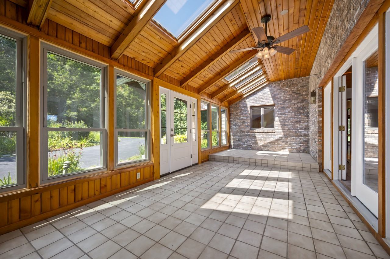 26 Canter Ct #1 - Photo 5 of 32