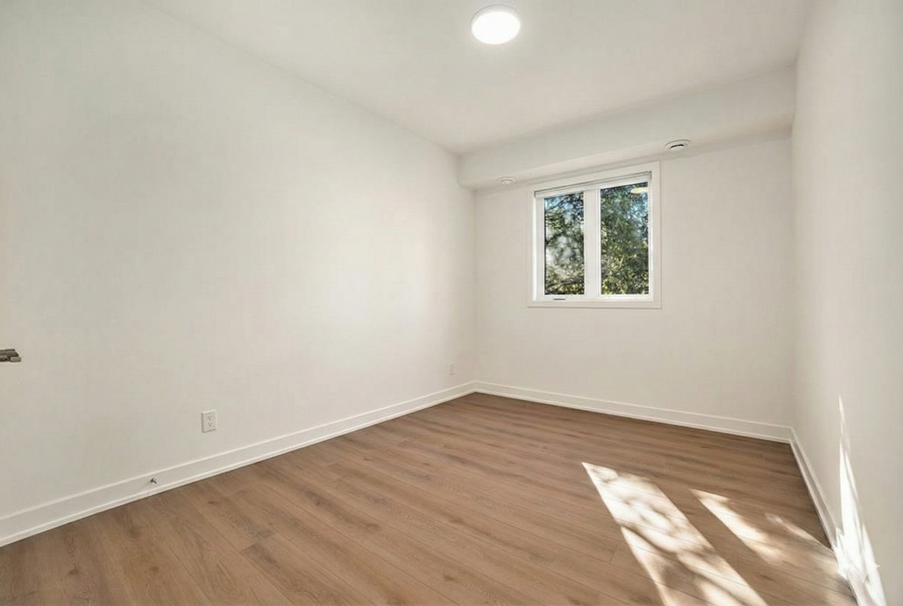 1260 Dorchester Ave #8 - Photo 4 of 10