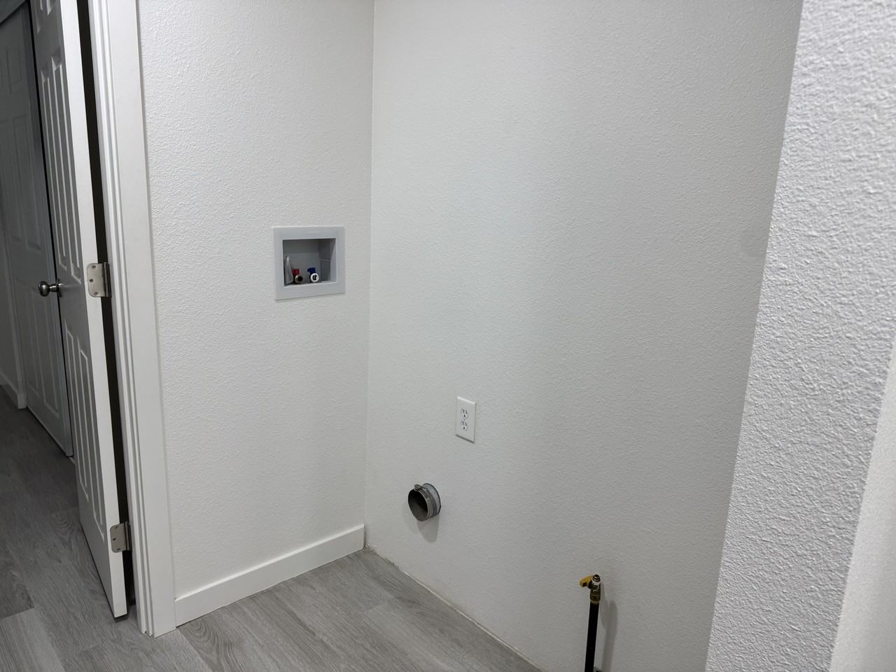 5672 S Pearl St #1 - Photo 5 of 20