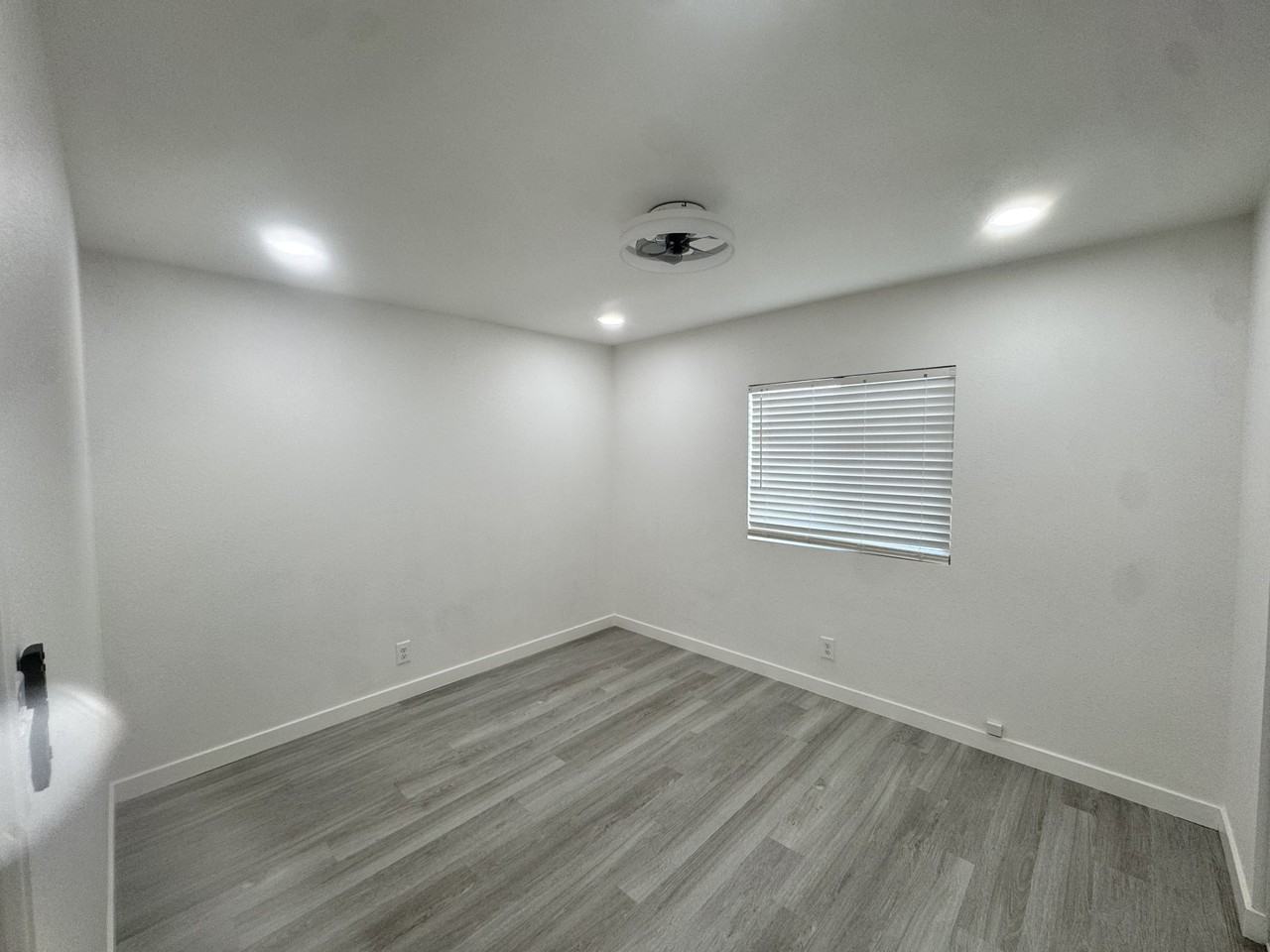 5672 S Pearl St #1 - Photo 6 of 20