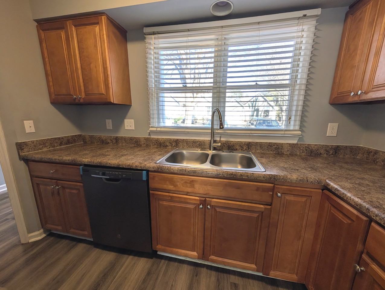 2808 Shadowbrook Ln #1 - Photo 5 of 23