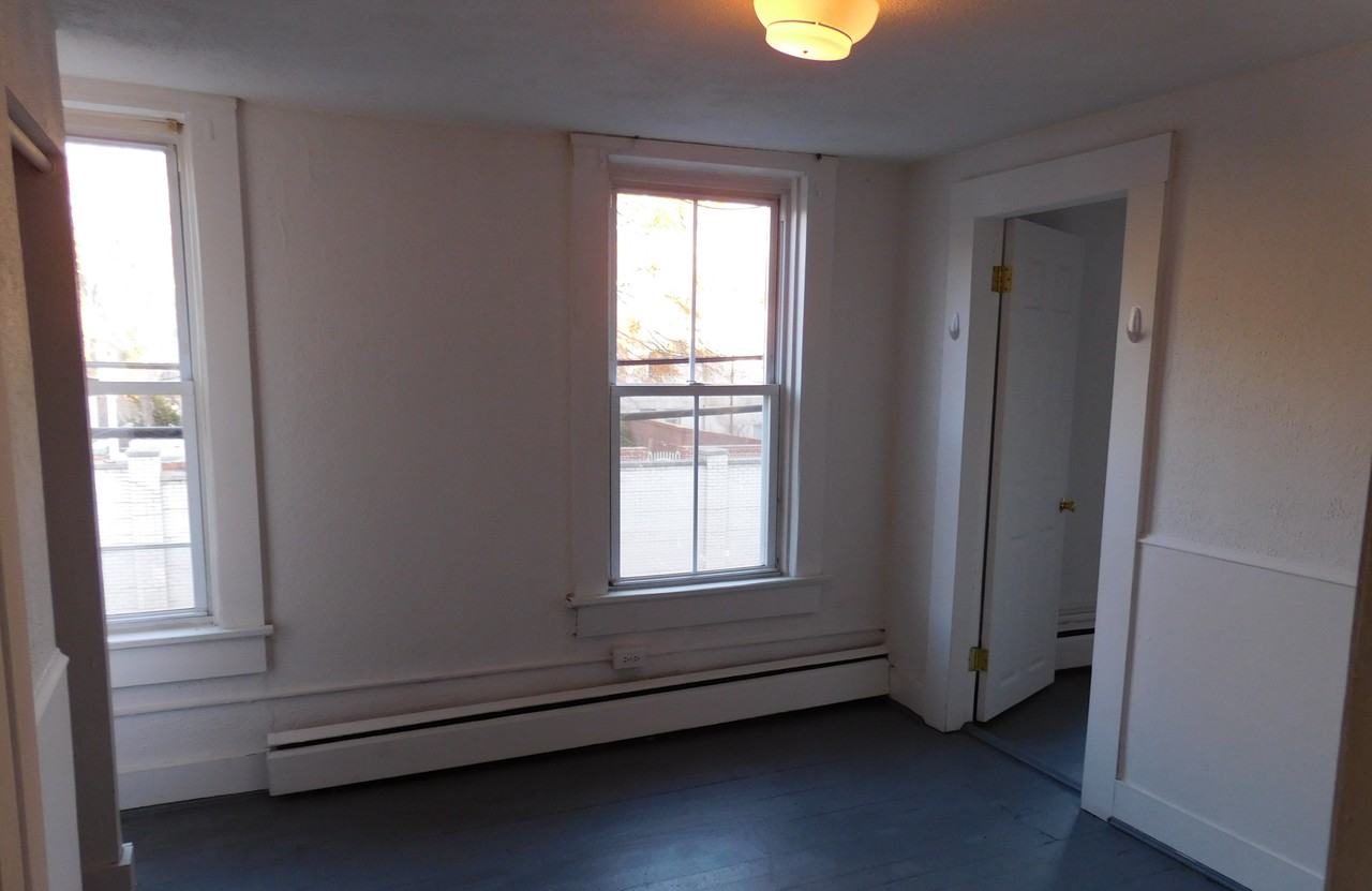 145 King George St #1 - Photo 4 of 16