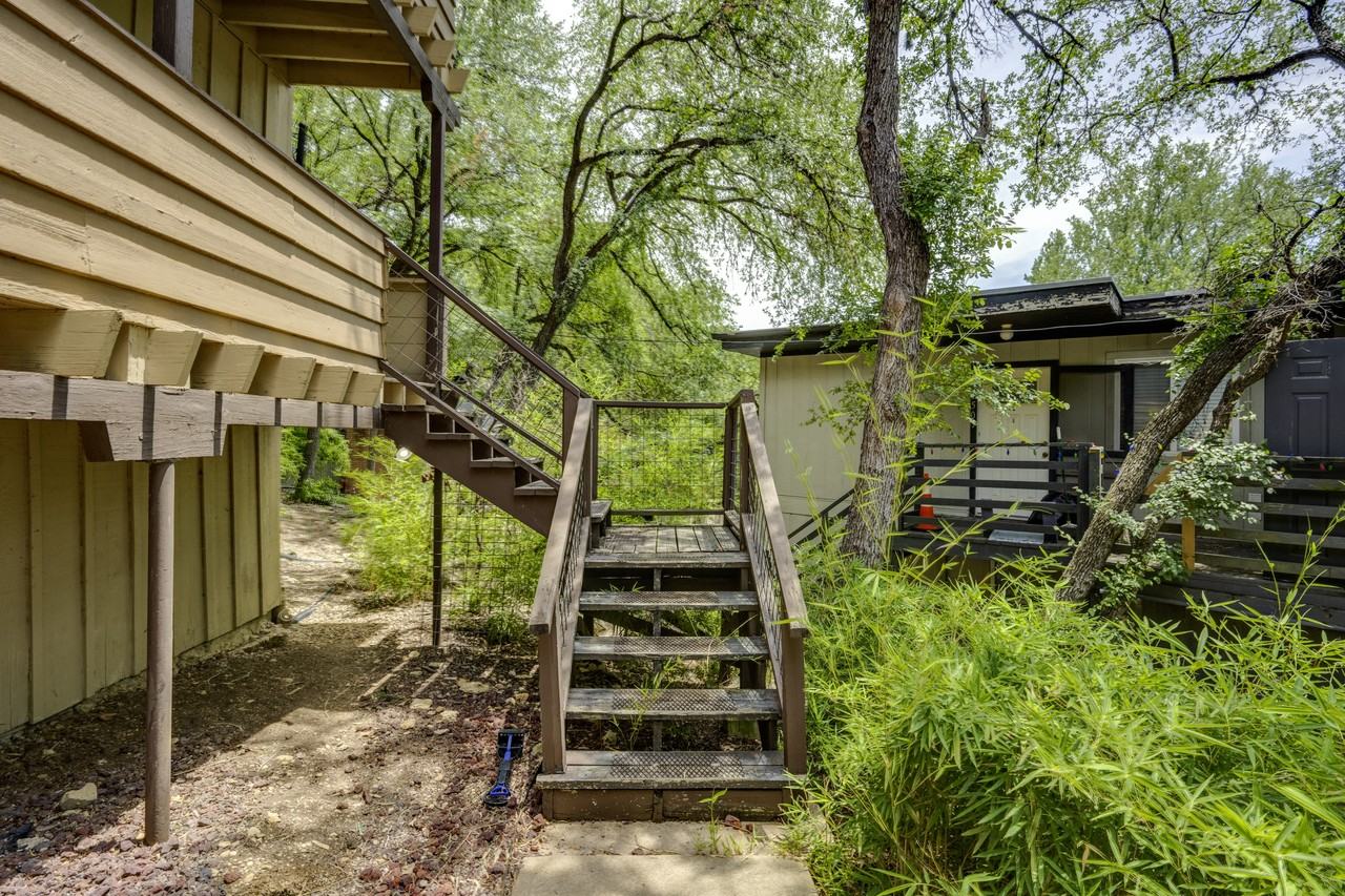 1511 Shoal Creek Blvd #F - Photo 4 of 31