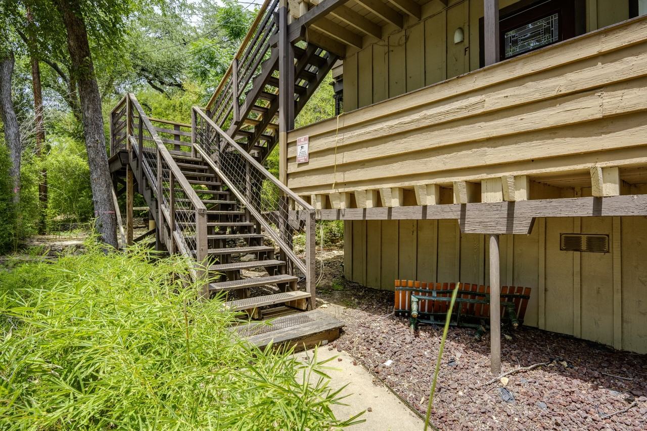 1511 Shoal Creek Blvd #F - Photo 5 of 31