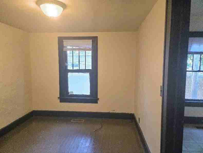 2414 Garfield Ave #1 - Photo 6 of 10