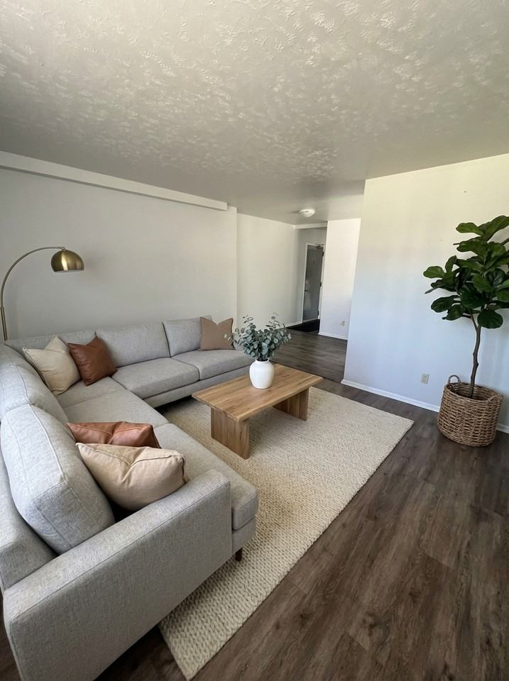 165 Godfrey Drive #one - Photo 2 of 7