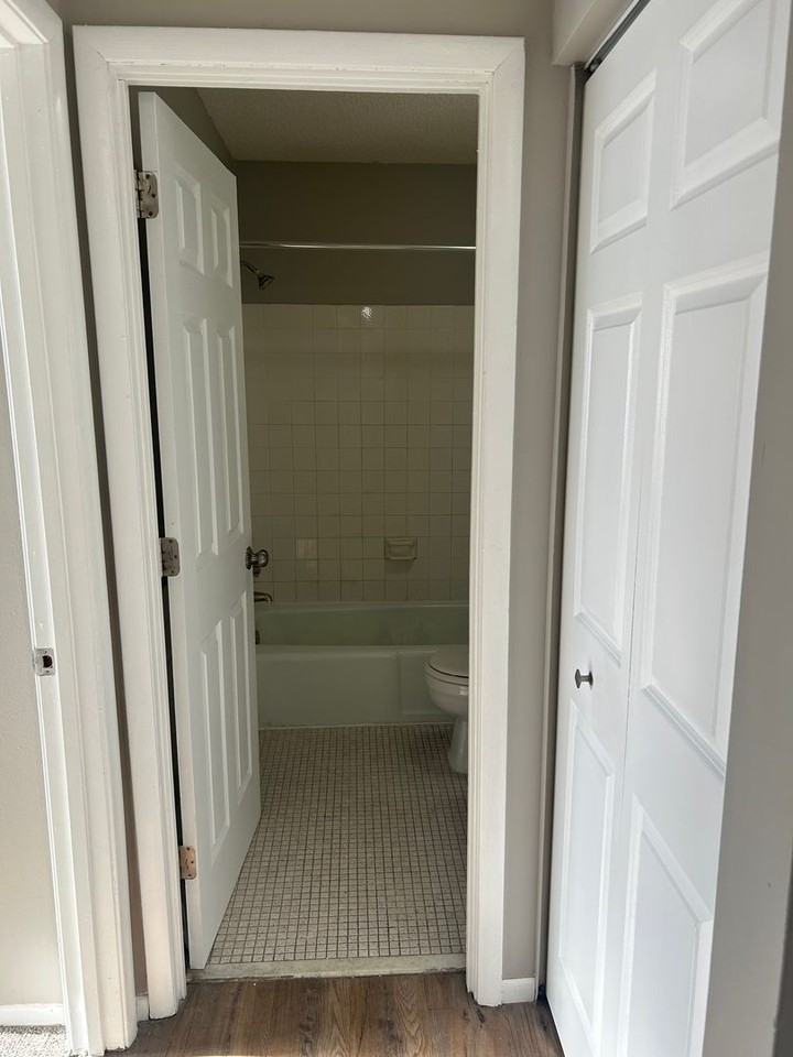 Gervais Lakes Apartments - Photo 5 of 10