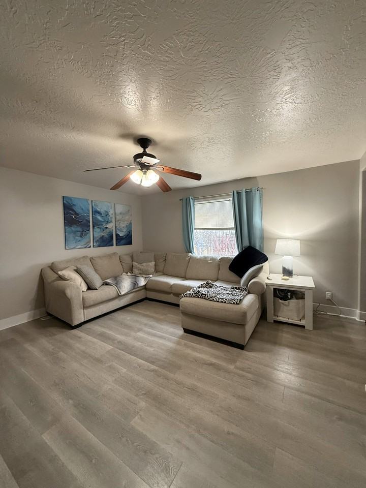 443 Nw Sandpiper Ave - Photo 4 of 31