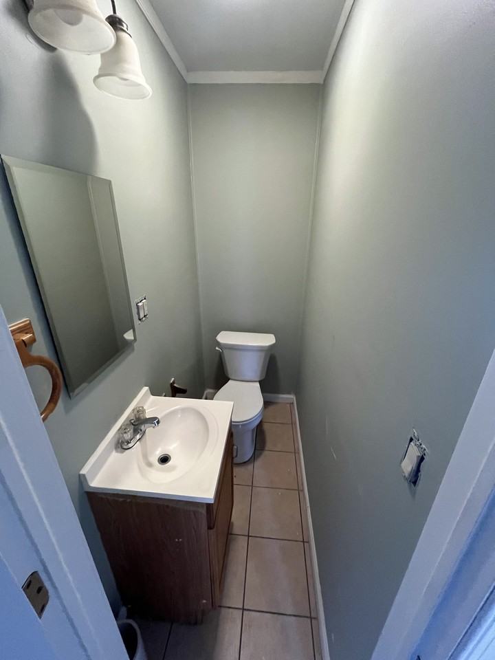 27 Caroline St #1 - Photo 7 of 16