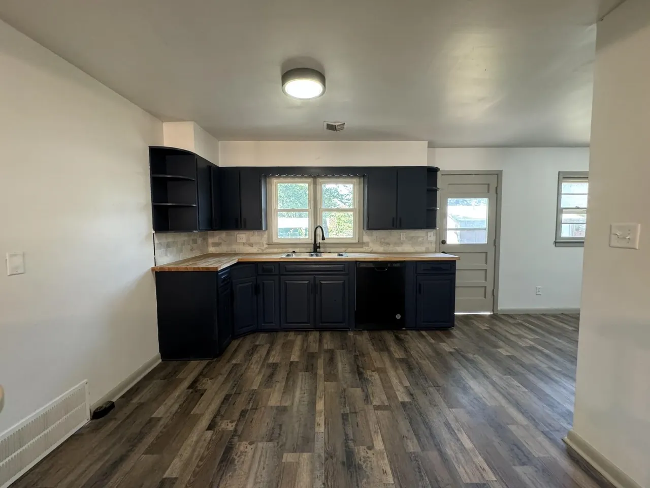 1231 Shelden St #1 - Photo 5 of 12