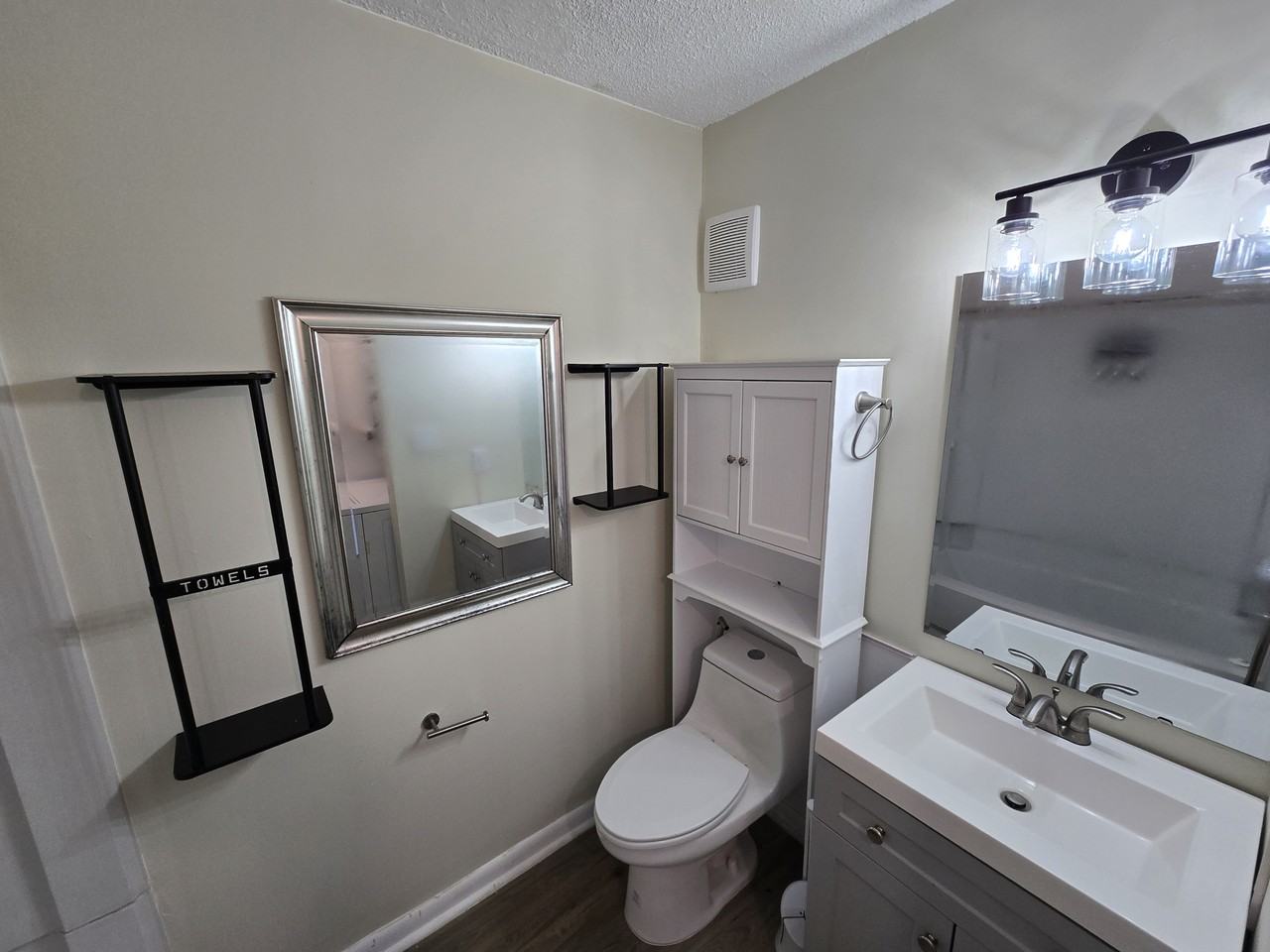 3071 Huntleigh Dr #1 - Photo 4 of 15