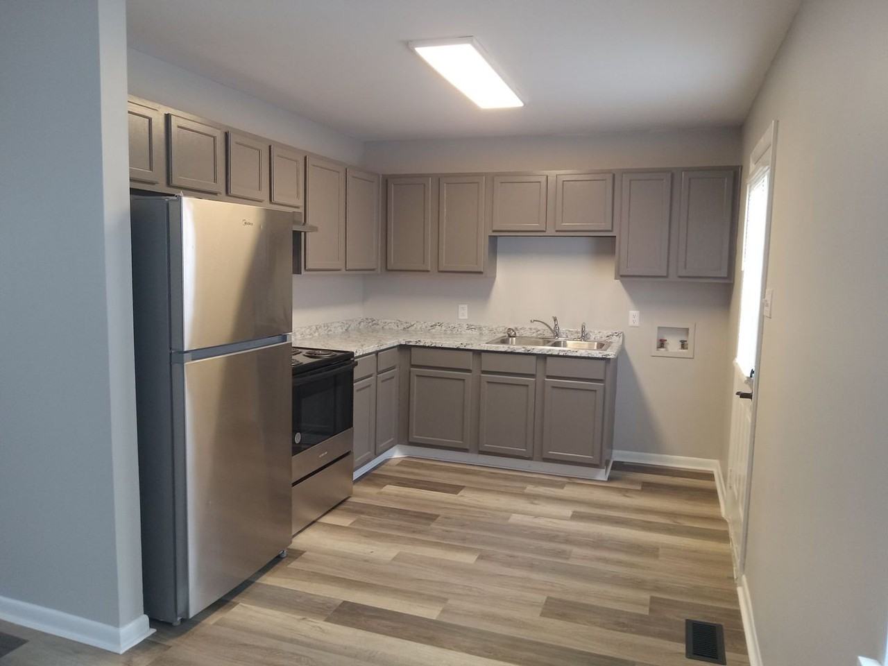 Pet-Friendly Apartments in Pulaski, TN | Renovated 1–3 Bedrooms Available - Photo 5 of 23