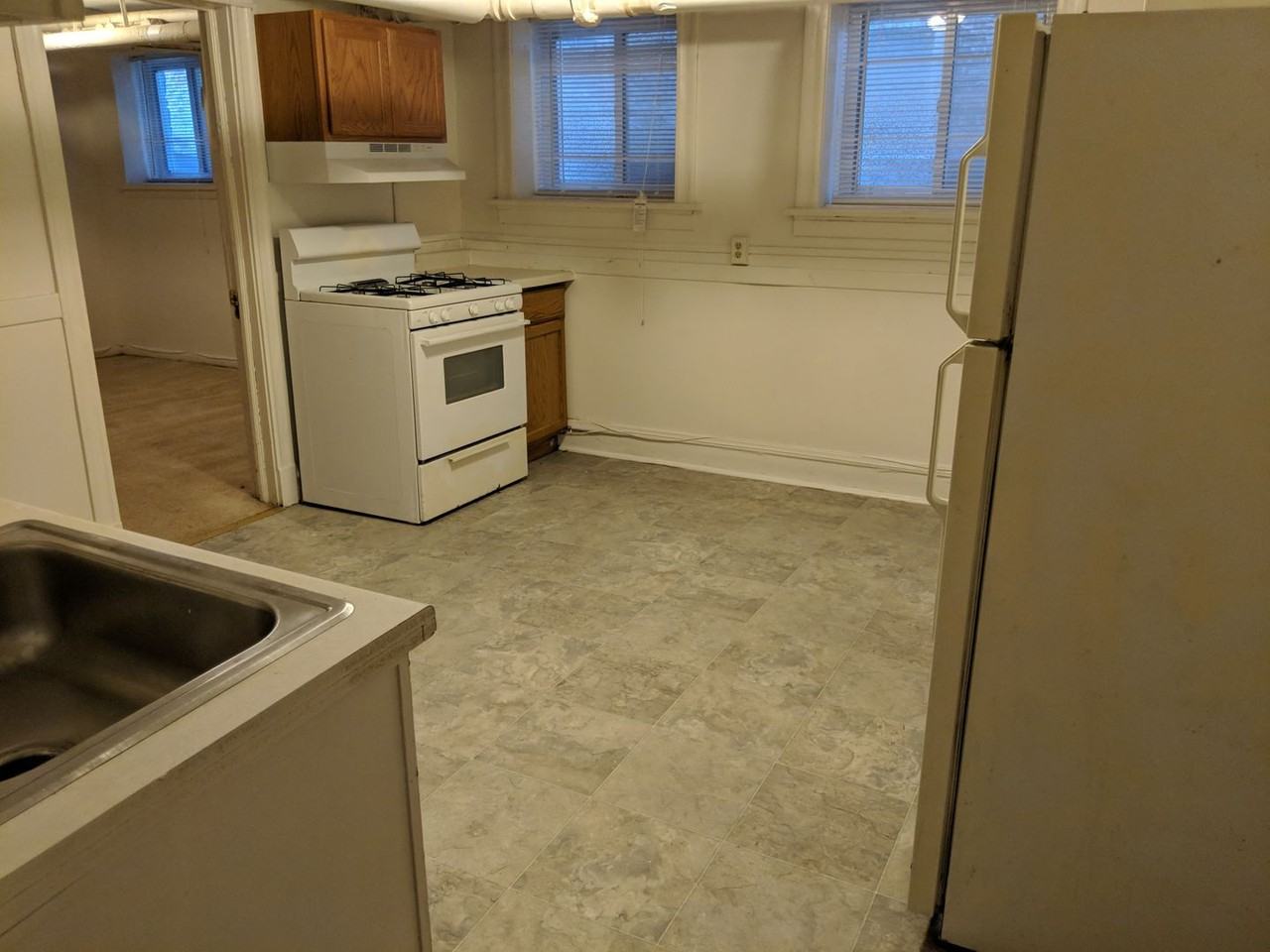 1902 E Linnwood - Photo 4 of 25