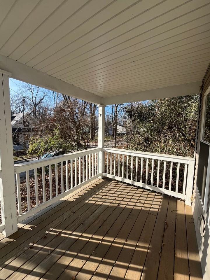 1014 W Cottage Grove Ave - Photo 3 of 16