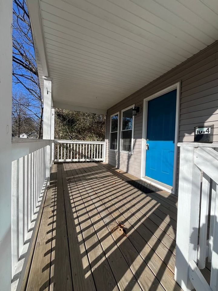 1014 W Cottage Grove Ave - Photo 4 of 16