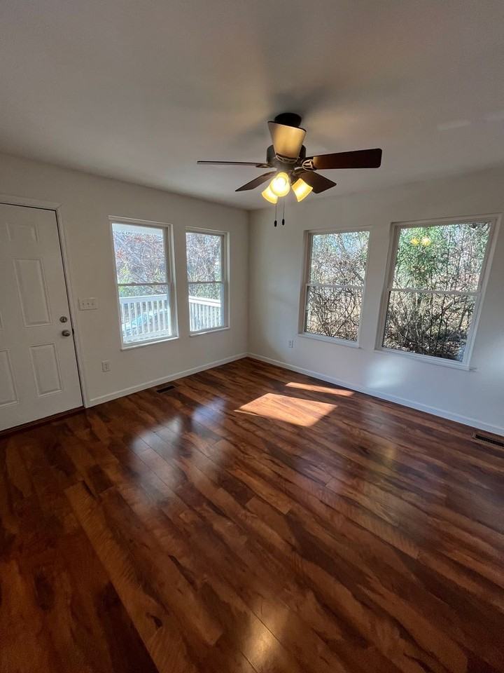 1014 W Cottage Grove Ave - Photo 6 of 16