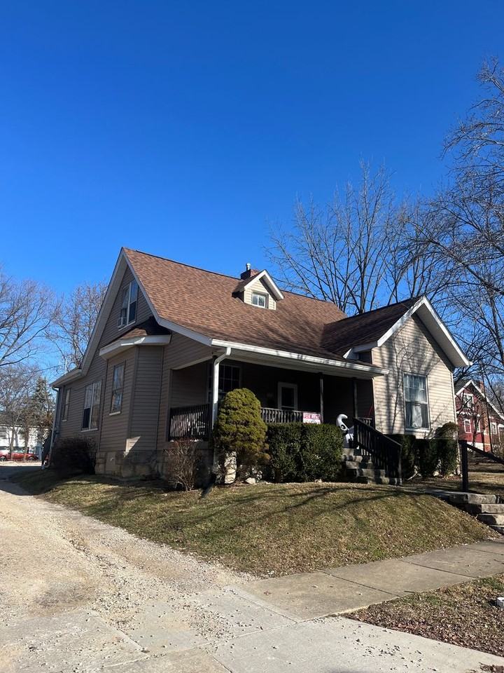 725 E 2nd St - Photo 2 of 9