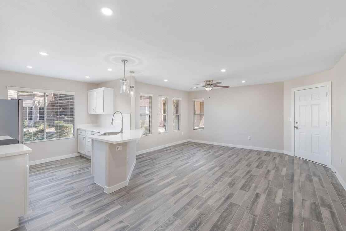 17017 N 12th St - Photo 6 of 38